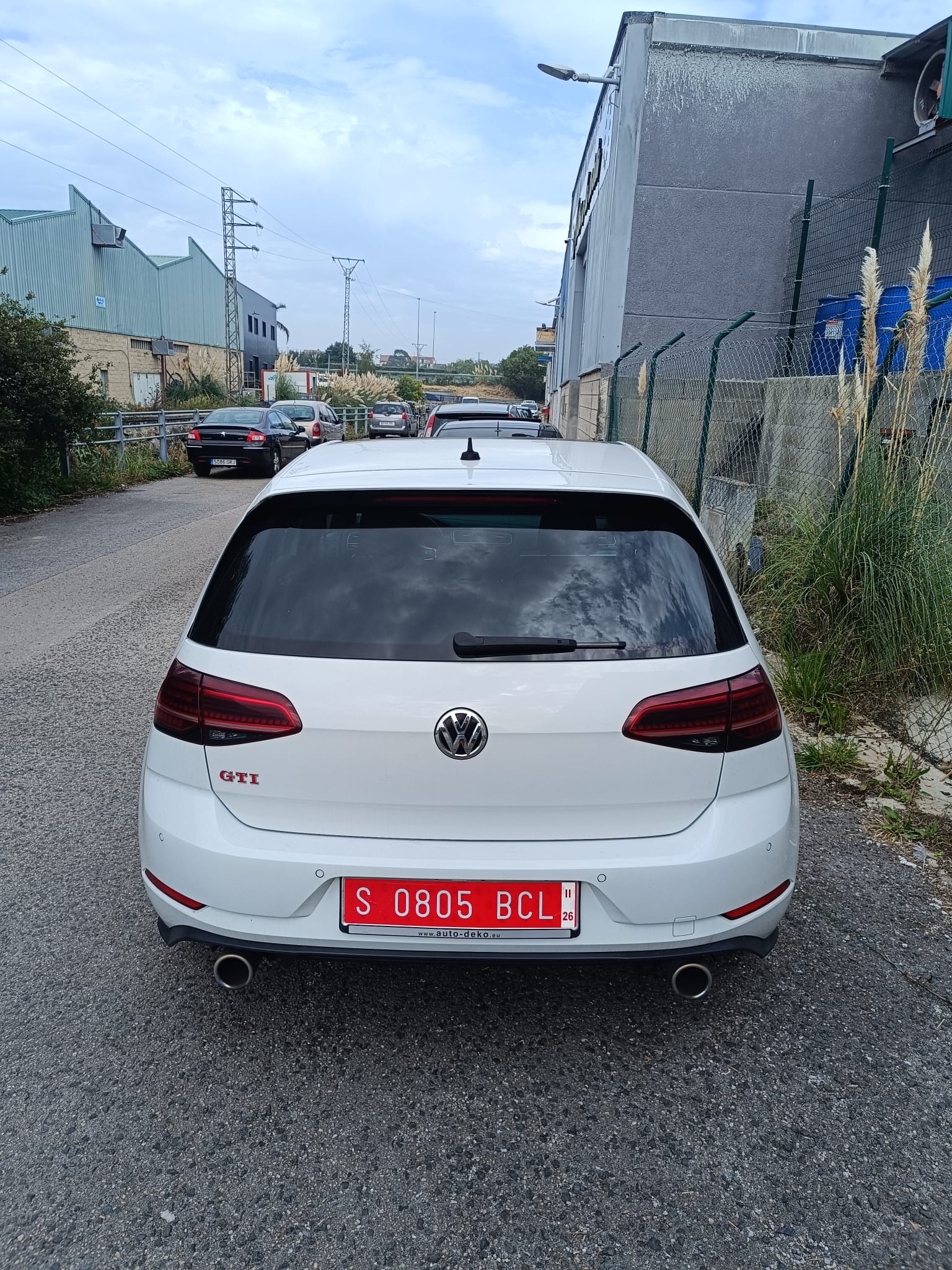 
								Volkswagen Golf VII GTI 245 CV – Blanco Puro, Full Extras full									