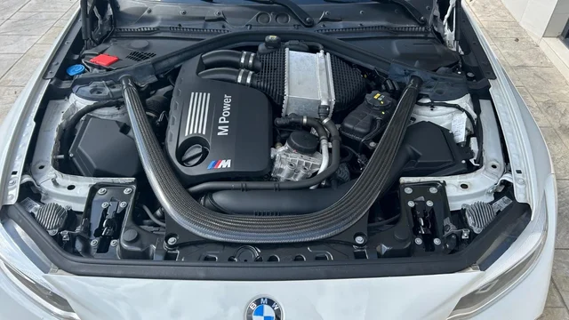 
								BMW M2 Competition full									