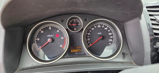
								Opel Zafira 1.9 cdti full									